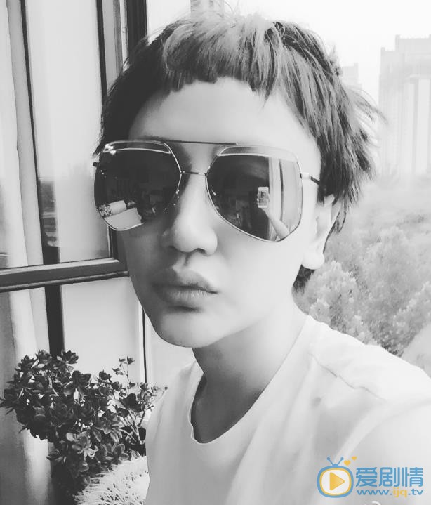 刘迪妮嘟嘴卖萌照 刘迪妮高清写真_刘迪妮高清剧照