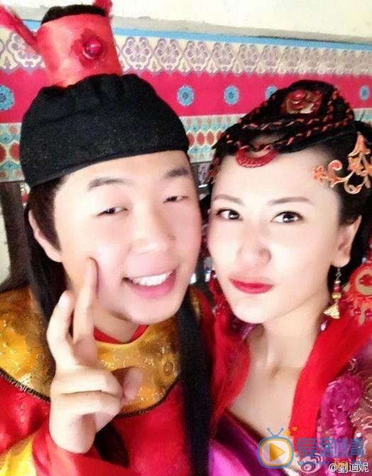 刘迪妮片场照