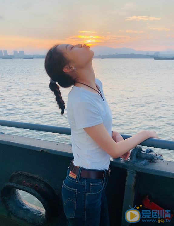 阿丽亚街拍大片 阿丽亚街拍大片