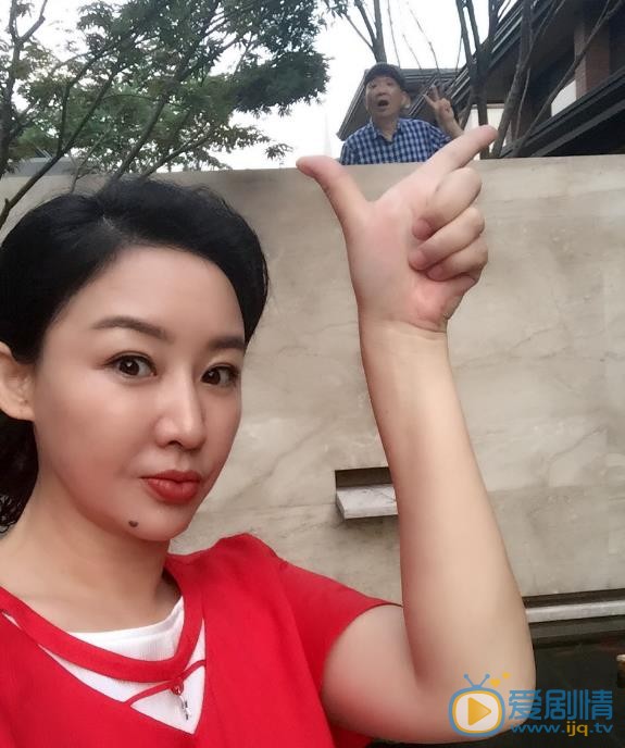 买红妹生活照 买红妹高清写真_买红妹高清剧照