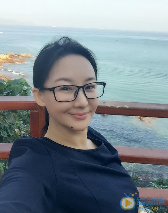 买红妹生活照 买红妹高清写真_买红妹高清剧照