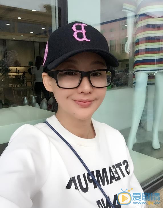 买红妹生活照 买红妹高清写真_买红妹高清剧照