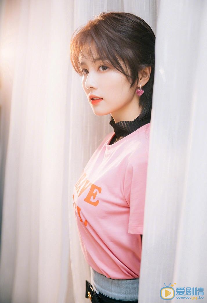 招摇路招摇是谁饰演的？路招摇饰演者白鹿个人资料、写真及生活照欣赏