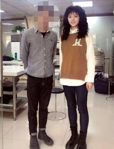 剧版《初恋那件小事》女主造型曝光 赵今麦顶泡面卷发超可爱