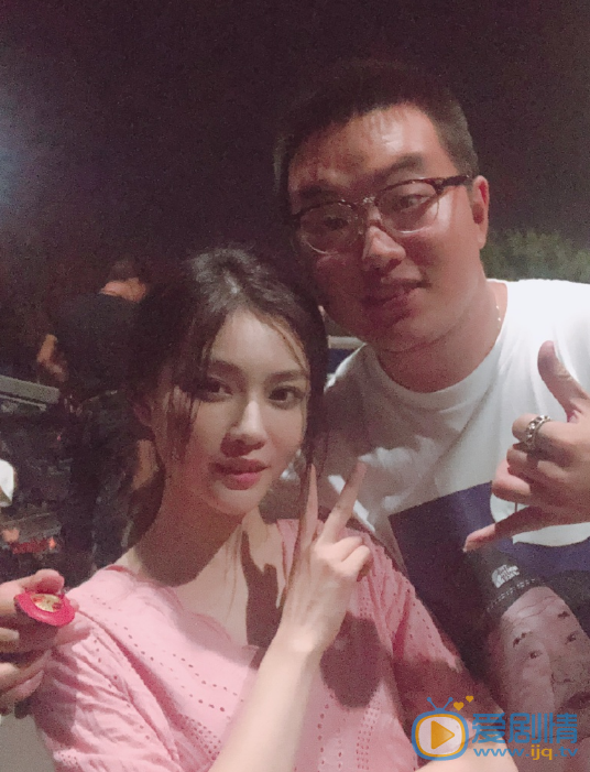 孙子钧与人合照 孙子钧高清写真_孙子钧高清剧照