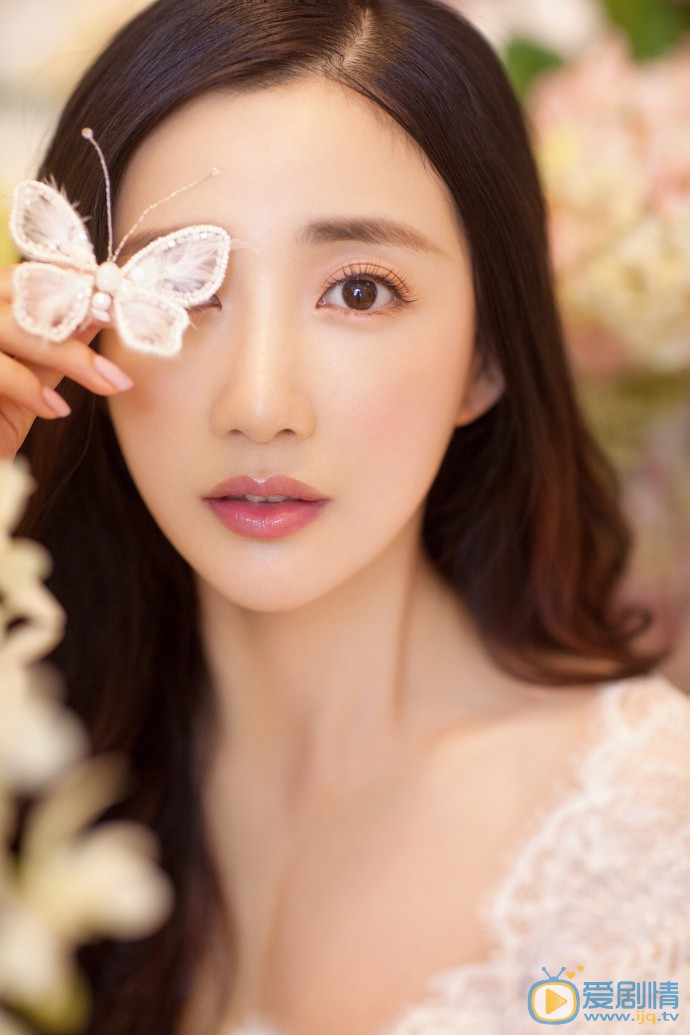 新倚天屠龙记殷素素是谁饰演的？殷素素饰演者陈欣予个人资料、写真及生活照欣赏