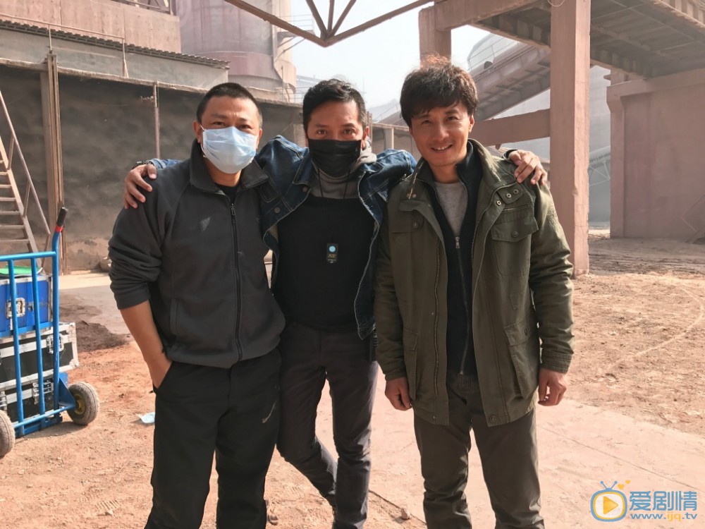 高子沣与人合照 高子沣高清写真_高子沣高清剧照