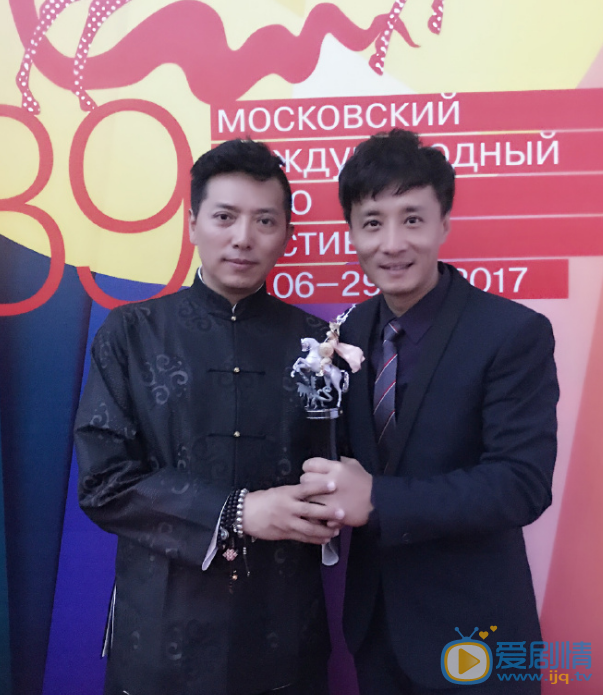 高子沣与人合照 高子沣与人合照