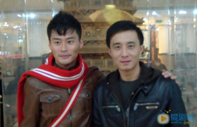 高子沣与人合照 高子沣高清写真_高子沣高清剧照