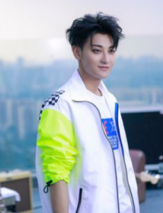 夜空中最闪亮的星黄子韬演的郑柏旭最后和杨真真在一起了吗？