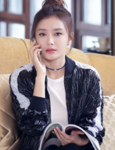 夜空中最闪亮的星郑柏旭的姐姐为什么姓方？跟她妈妈有什么关系？