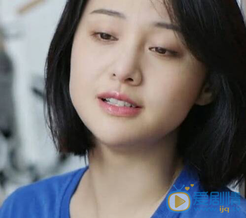 青春斗中向真答应关山的追求为什么要给钱贝贝下跪？