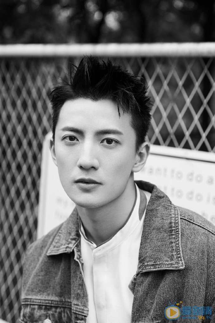 杨仕泽黑白写真 杨仕泽高清写真_杨仕泽高清剧照