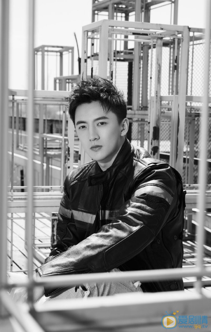 杨仕泽黑白写真 杨仕泽高清写真_杨仕泽高清剧照
