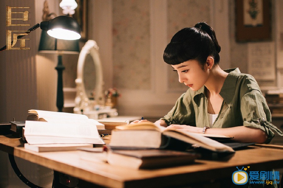 杨幂新剧《巨匠》更名为《筑梦情缘》 接档刘诗诗《如果可以这样爱》