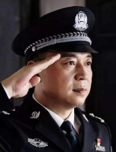 破冰行动马云波到底是不是毒贩的内应？他跟李飞的关系如何？