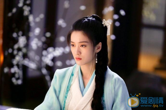 《白发》张雪迎领衔主演一人分饰两角 展现精湛演技