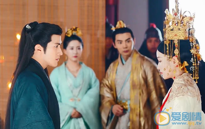 白发容乐喜欢着无忧为什么要跟傅筹成婚？