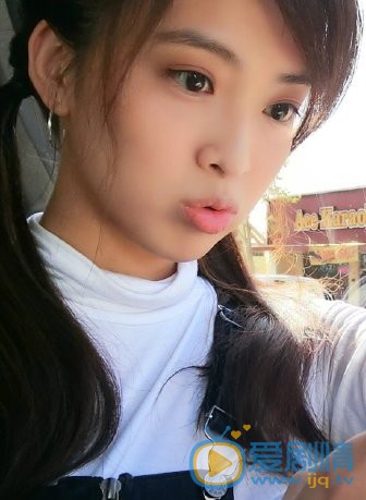 姬天语卖萌图片