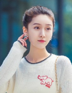 陪你到世界之巅夏凌和邱樱两人是什么关系？
