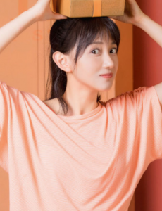 追球颜晓希的的扮演者是谁？颜晓希的个人资料是什么？