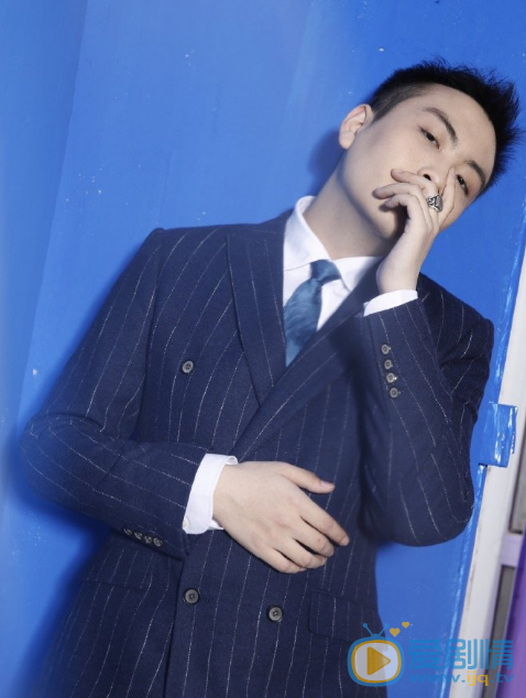 周尔宓帅气图片 周尔宓高清写真_周尔宓高清剧照
