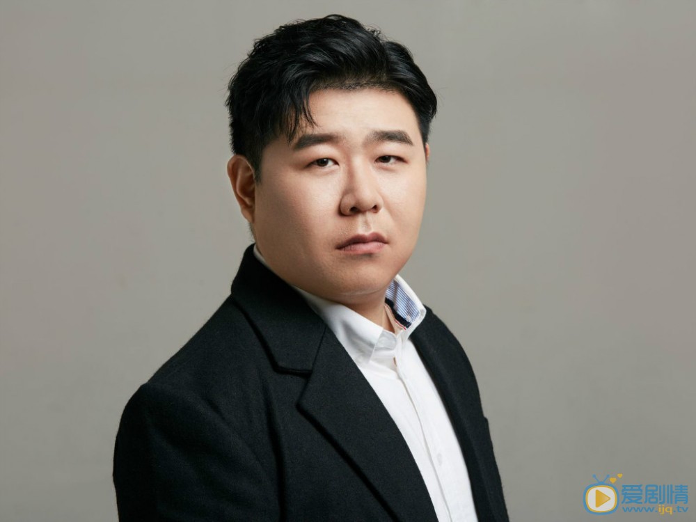 刘恩尚俏皮西装写真图片 刘恩尚高清写真_刘恩尚高清剧照