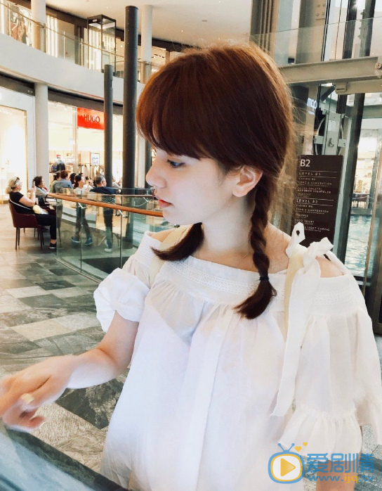 苏祈安清纯甜美照
