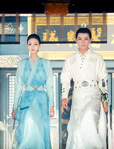 天雷一部之春花秋月是根据小说改编的吗？原著小说是什么名字？
