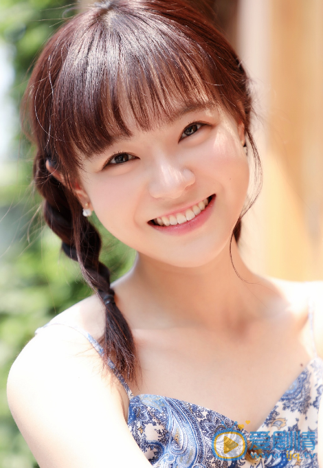 陈怡馨甜美写真