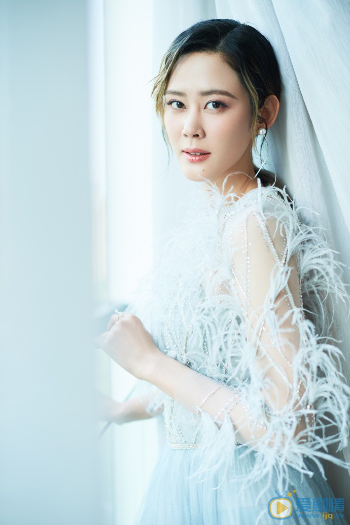 那广子精选活动照图片 那广子高清写真_那广子高清剧照