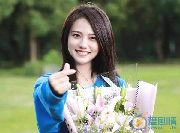 亲爱的热爱的孙亚亚是谁？她是由谁扮演的？