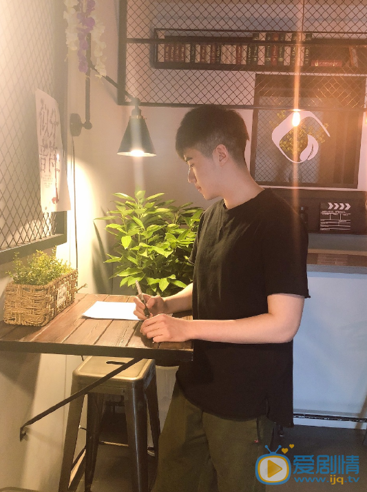 张哲华酷酷照