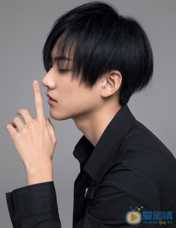 周丹尼尔帅气侧颜写真 周丹尼尔高清写真_周丹尼尔高清剧照