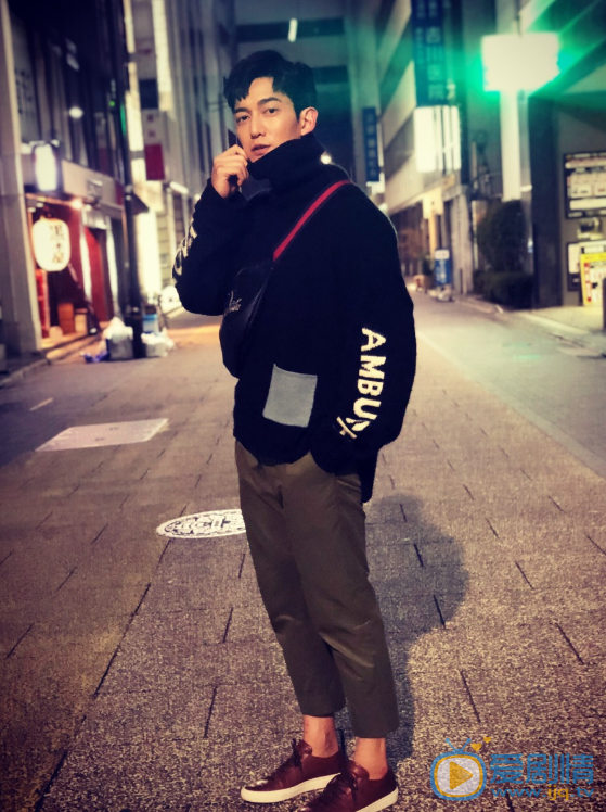 王家梁街拍 王家梁高清写真_王家梁高清剧照