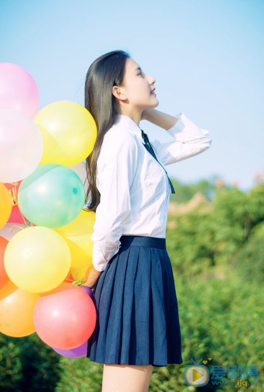 唐菲校服写真图片 唐菲高清写真_唐菲高清剧照