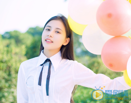 唐菲校服写真图片 唐菲高清写真_唐菲高清剧照