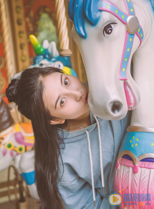 唐菲甜美写真图片 唐菲高清写真_唐菲高清剧照