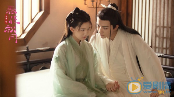 天雷一部之春花秋月春花的真实身份是什么？