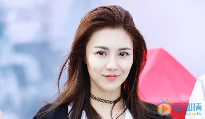 归还世界给你胡雯汐是谁？她是由谁饰演的？