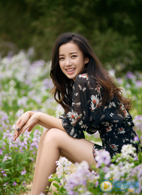 徐一娢碎花裙子写真 徐一娢高清写真_徐一娢高清剧照