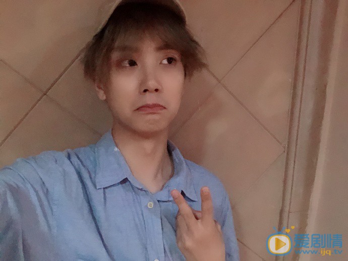 唐书亚卖萌照 唐书亚高清写真_唐书亚高清剧照