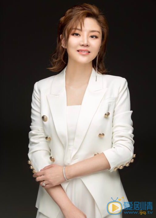 华萍个人资料简介 华萍演艺经历 华萍白衣写真图片