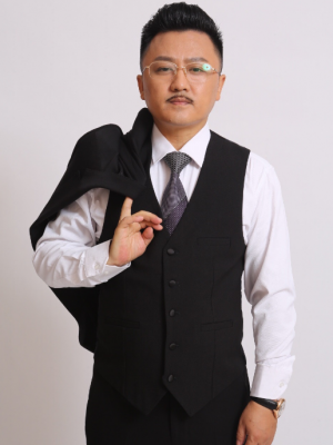 薛亦伦