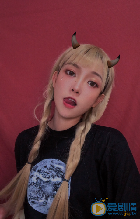 孙瑜搞怪妆