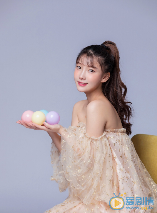 孙瑜甜美写真