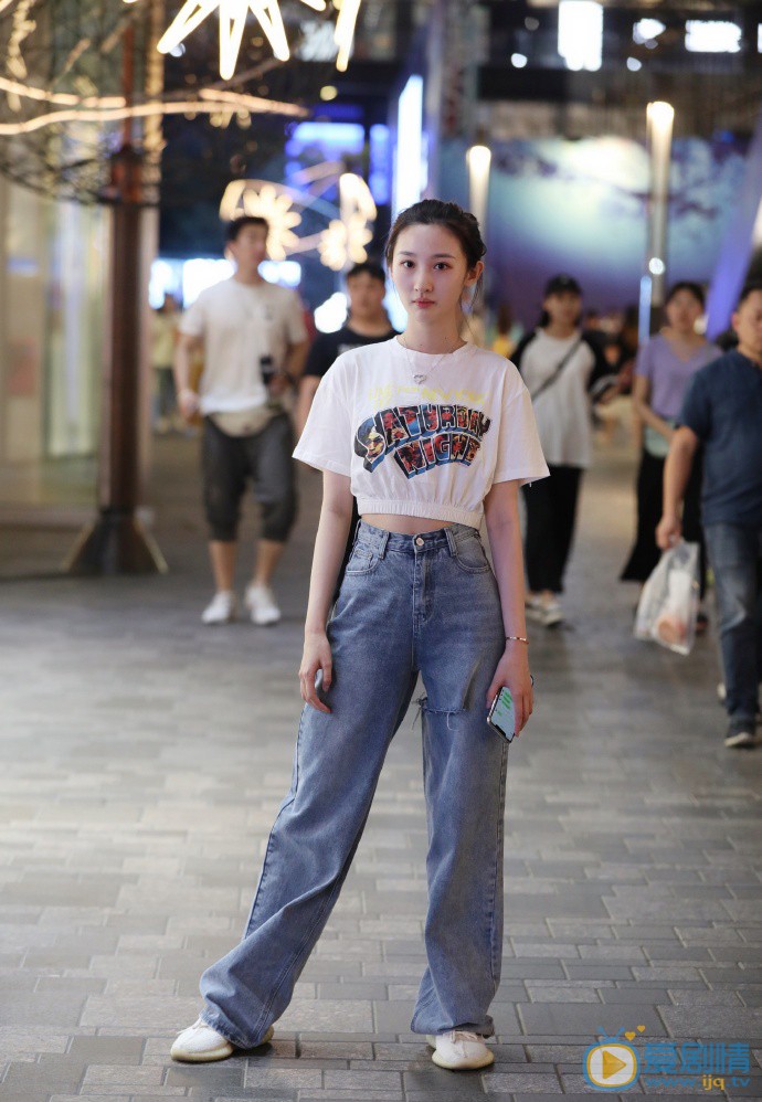 杨潇然街拍图片集 杨潇然高清写真_杨潇然高清剧照