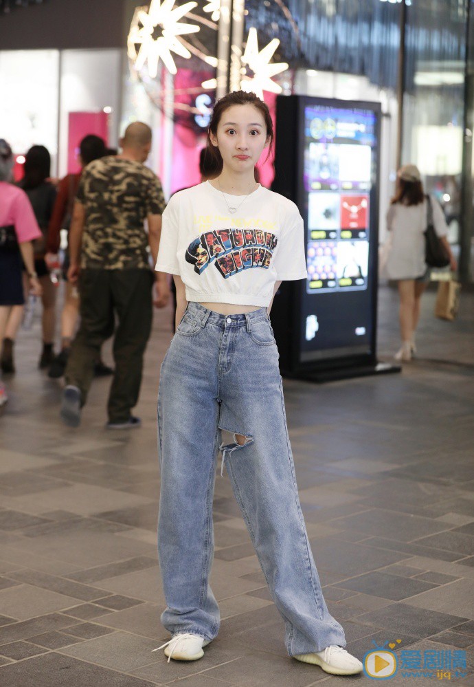杨潇然街拍图片集 杨潇然高清写真_杨潇然高清剧照