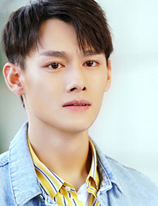 走进你的记忆易明君是由谁饰演的？他的结局怎么样？