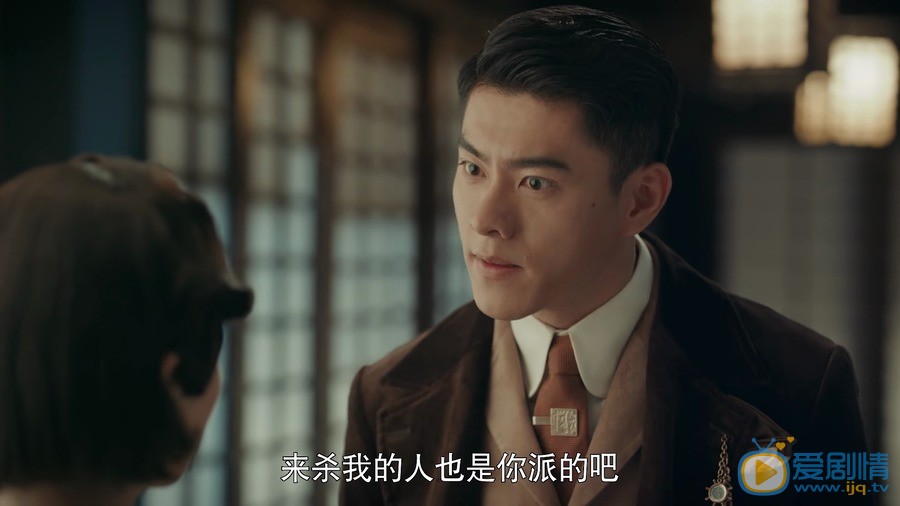 烈火军校沈君山喜欢谢襄还是金显蓉？最后和谁在一起？